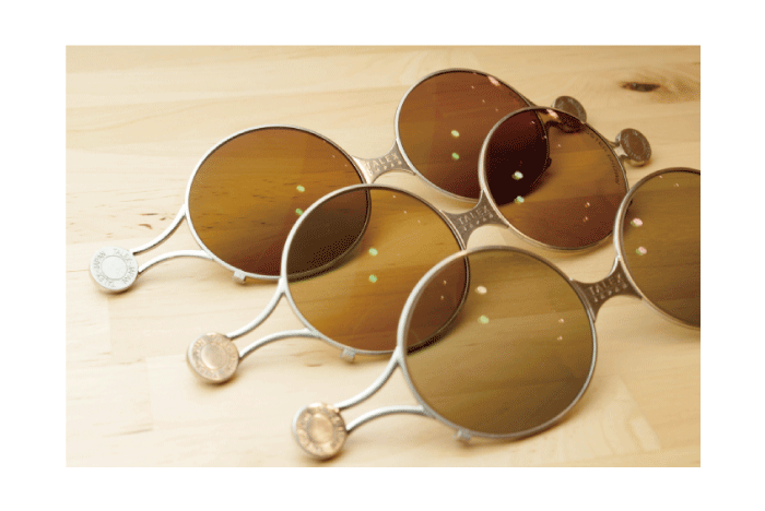 グレー系のレンズ